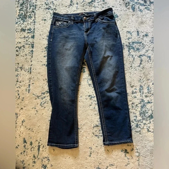 Love Indigo Dark Wash Jeans Embellished Pockets Cropped 29W 22L - Picture 1 of 5